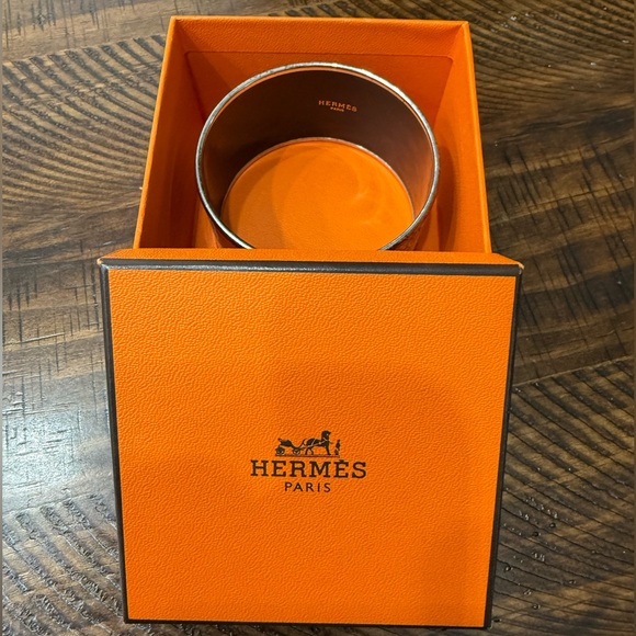HERMÈS RARE Printed Russe Wide Bangle - Picture 4 of 10